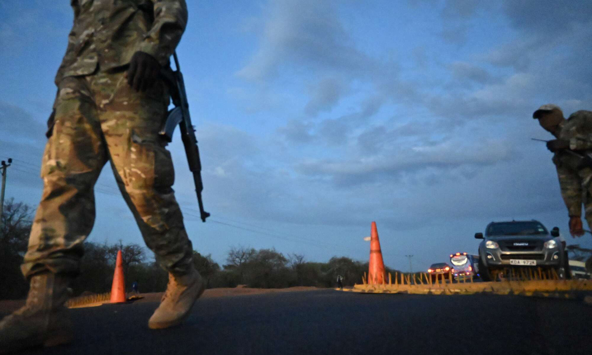 Maafisa saba wa polisi wanusurika shambulizi