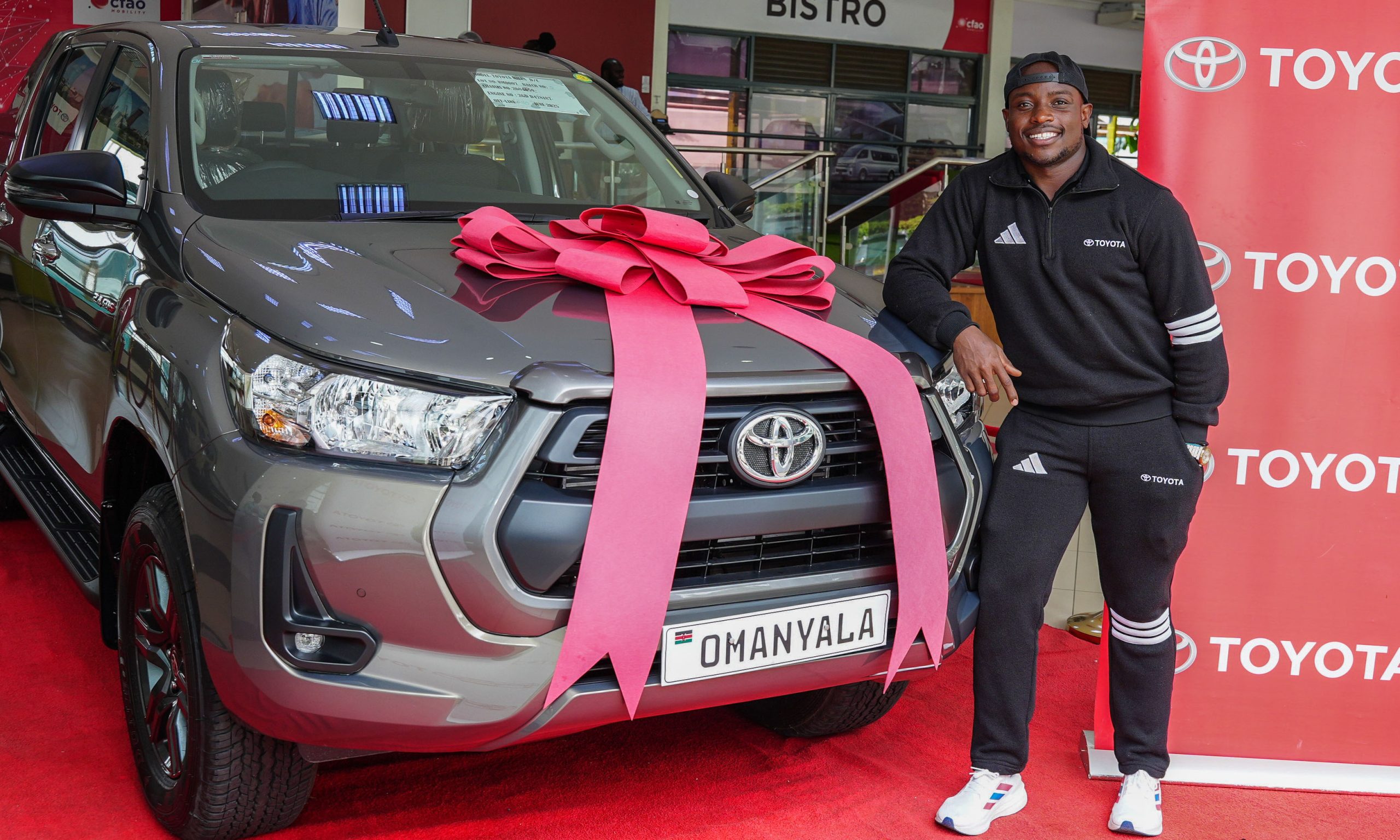 Omanyala apokezwa gari la Sh7 milioni na mshirika wake Toyota