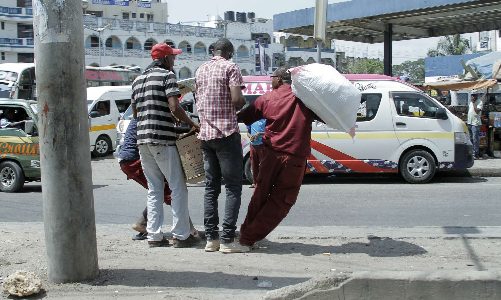 Makanga 4 ndani kwa kumdunga mwenzao wakipigania abiria