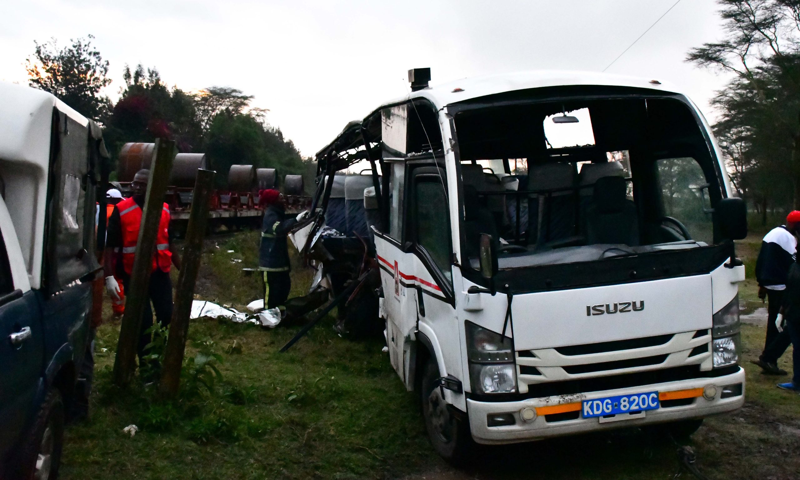 Nane waangamia baada ya basi kugongwa na treni kwenye makutano
