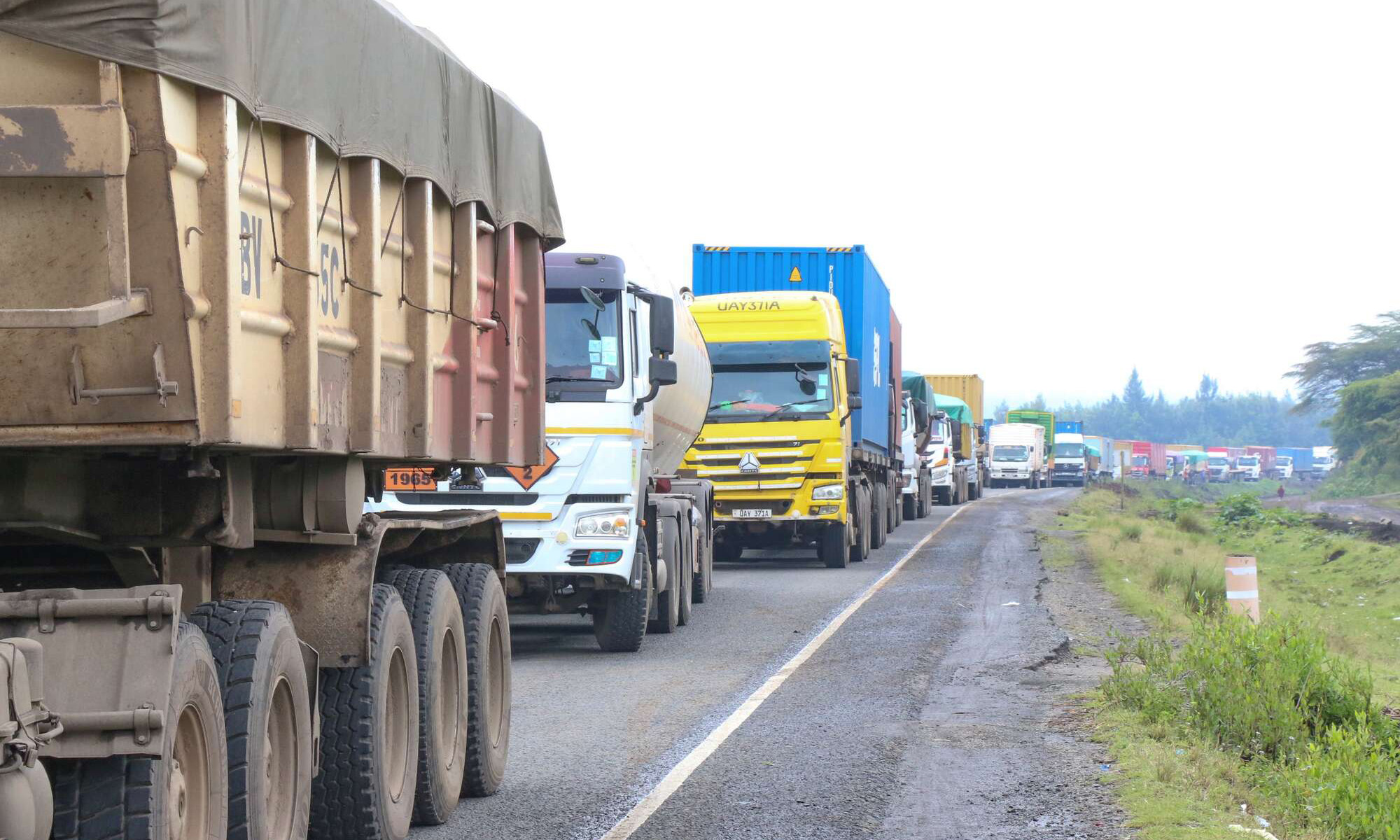 Wenye matrela waonywa baada ya kontena ya mizigo kuangukia matatu njiani
