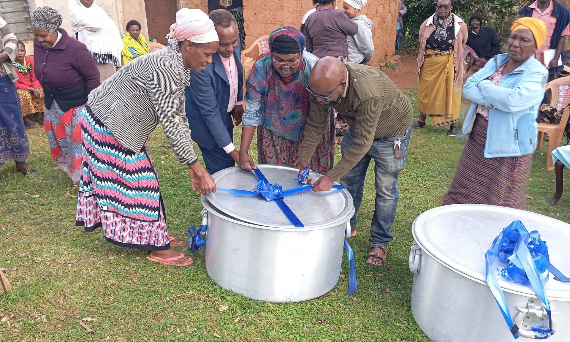 Diwani ashtua wakazi kwa kukata utepe na kuzindua masufuria kama zawadi