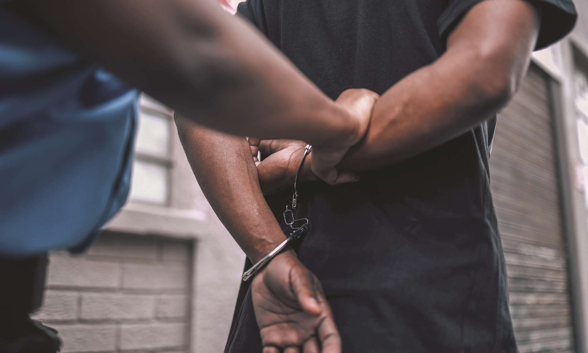 Polisi wapiga risasi washukiwa waliowakuta wakipora maduka usiku