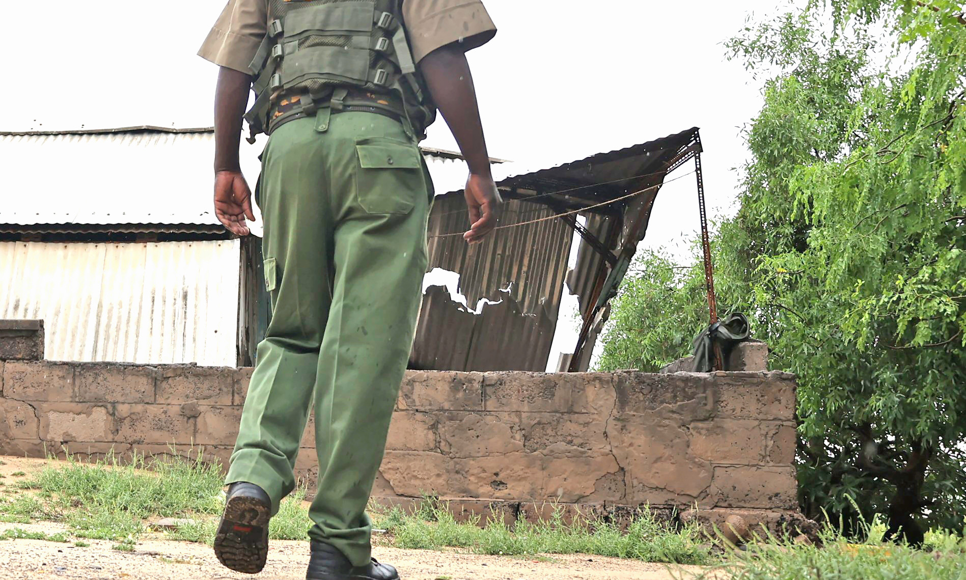 Afisa aua mwenzake na kujimaliza kwa risasi katika mzozo wa ‘mbuzi wa Krismasi’