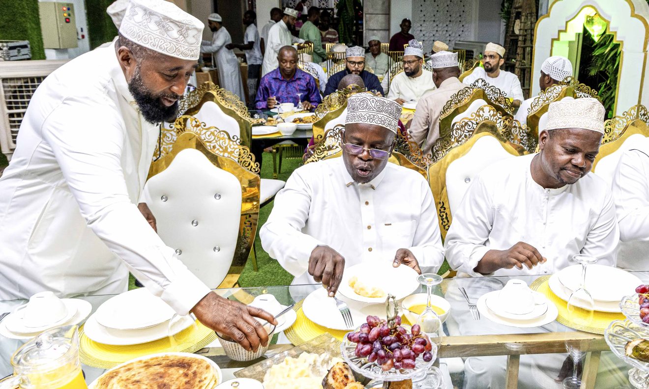 MAWAIDHA YA KIISLAMU Suhoor Ni Lazima Nayo Saum Bila Swala Ni Kazi 