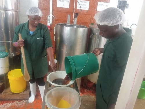 Wanavyoingiza mamilioni ya pesa kwa kubinafsisha asali kulingana na mahitaji ya soko