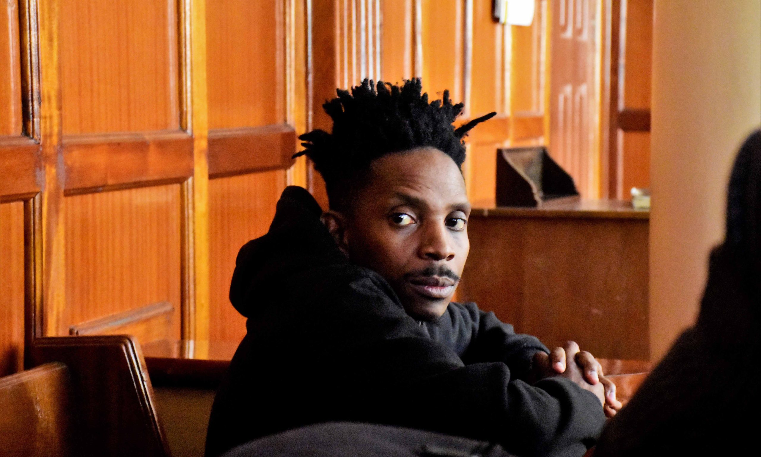Eric Omondi aachiliwa kwa dhamana ya laki moja baa